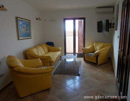 Villa Luka, apartman 7-lux, частни квартири в града Sveti Stefan, Черна Гора
